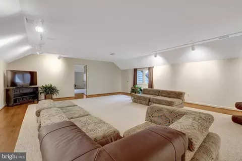 Other - 6304 Dunaway Ct, Mclean, VA 22101 photo 14 of 16