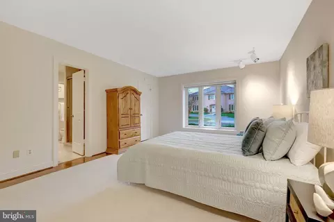 Bedroom - 6304 Dunaway Ct, Mclean, VA 22101 photo 5 of 7