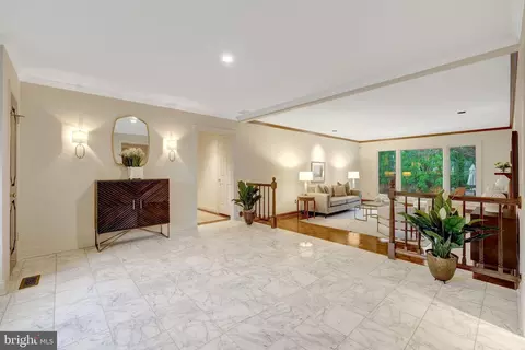 Entry Way - 6304 Dunaway Ct, Mclean, VA 22101 photo 3 of 5