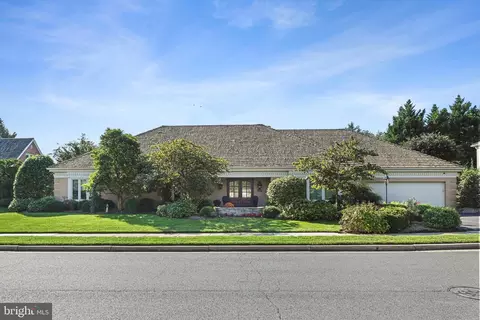 Exterior - 6304 Dunaway Ct, Mclean, VA 22101 photo 3 of 15