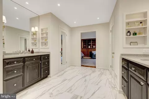 Bath - 6304 Dunaway Ct, Mclean, VA 22101 photo 1 of 6