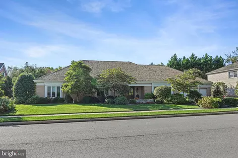 6304 Dunaway Ct, Mclean, VA 22101