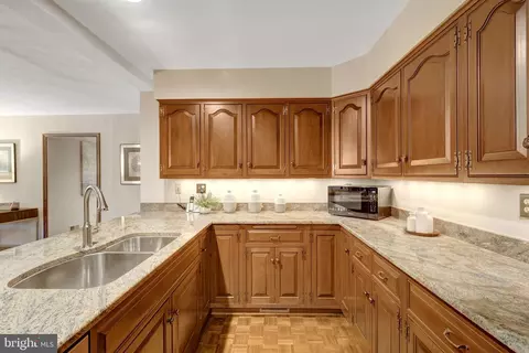 Kitchen - 6304 Dunaway Ct, Mclean, VA 22101 photo 2 of 5