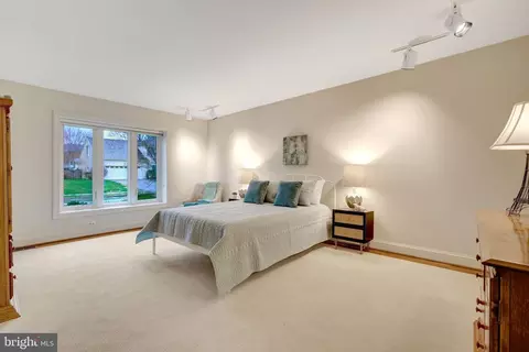 Bedroom - 6304 Dunaway Ct, Mclean, VA 22101 photo 4 of 7