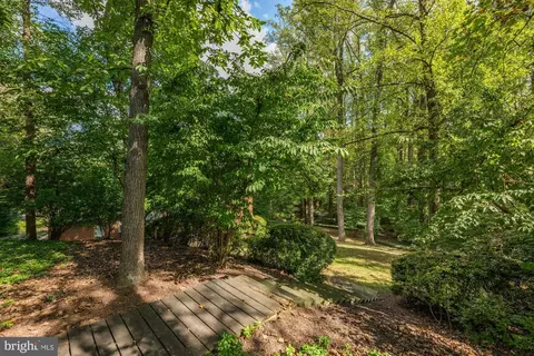 Exterior - 1109 Old Cedar Rd, Mclean, VA 22102 photo 7 of 10