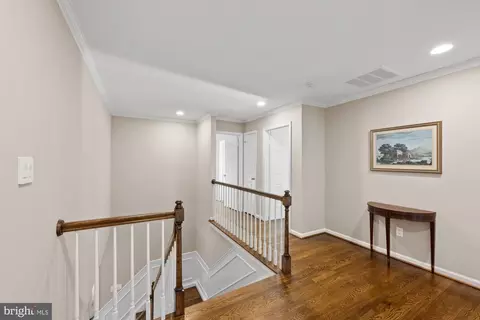 Entry Way - 1109 Old Cedar Rd, Mclean, VA 22102 photo 3 of 4