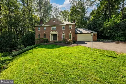 Exterior - 1109 Old Cedar Rd, Mclean, VA 22102 photo 10 of 10