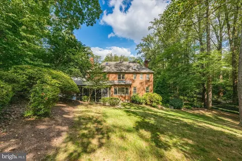 Exterior - 1109 Old Cedar Rd, Mclean, VA 22102 photo 8 of 10