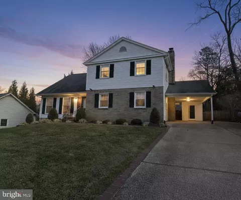 1743 Lockerbie Ln, Vienna, VA 22182