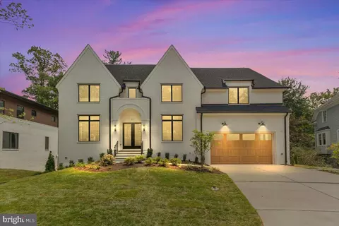 Exterior - 7011 Elizabeth Dr, Mclean, VA 22101 photo 3 of 6