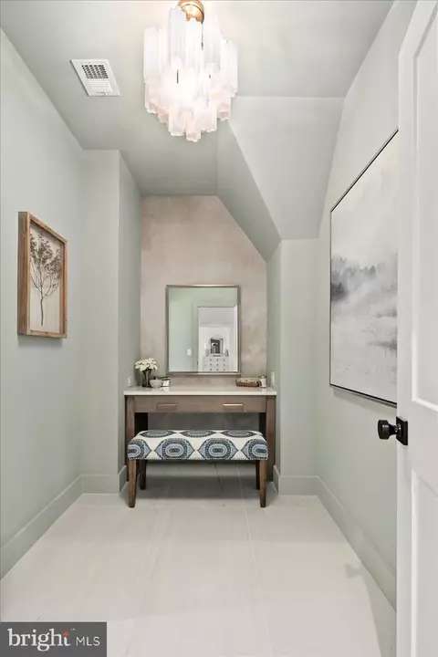 Entry Way - 7011 Elizabeth Dr, Mclean, VA 22101 photo 7 of 8