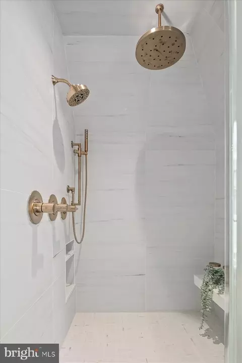 Bath - 7011 Elizabeth Dr, Mclean, VA 22101 photo 2 of 3