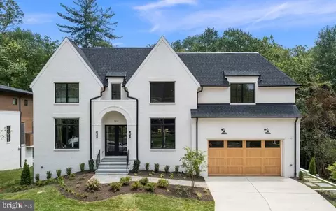 Exterior - 7011 Elizabeth Dr, Mclean, VA 22101 photo 2 of 6