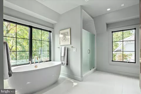 Bath - 7011 Elizabeth Dr, Mclean, VA 22101 photo 1 of 3