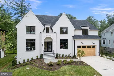 Exterior - 7011 Elizabeth Dr, Mclean, VA 22101 photo 4 of 6
