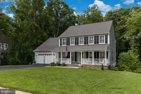 9930 S Park Cir, Fairfax Station, VA 22039