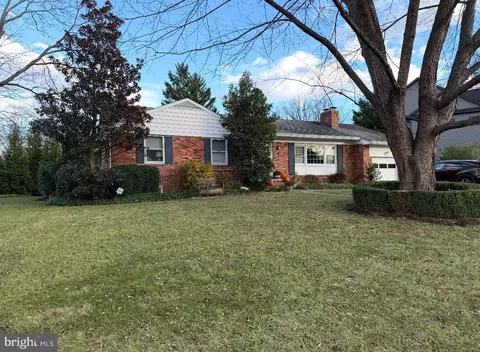 1201 Allendale Rd, Mclean, VA 22101