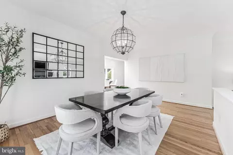 Dining - 1605 Aerie Ln, Mclean, VA 22101 photo 3 of 8