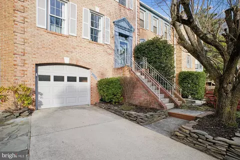 6004 Bradmore St, Alexandria, VA 22315