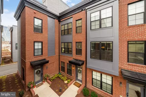 11246 Faraday Park Dr, Reston, VA 20190