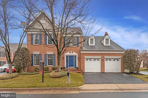 3813 Wheatgrain Ln, Fairfax, VA 22033