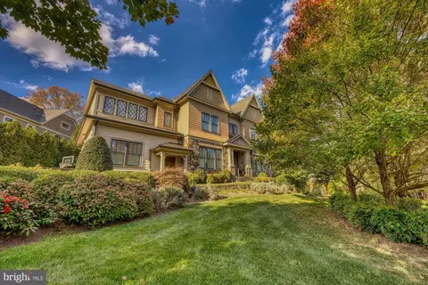 6520 Topeka Rd, Mclean, VA 22101