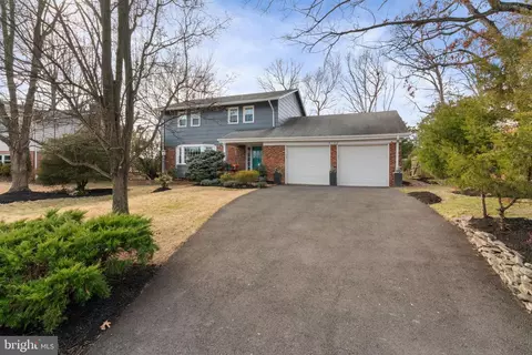 6102 Sherborn Ln, Springfield, VA 22152 photo 2