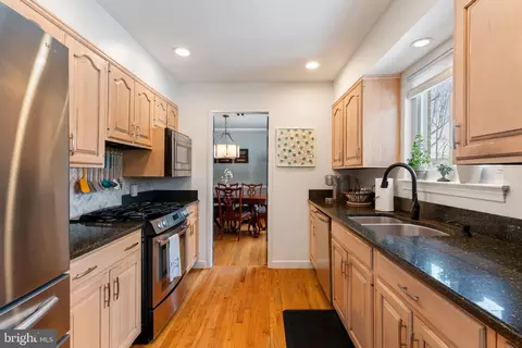 6102 Sherborn Ln, Springfield, VA 22152 photo 13