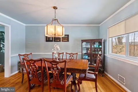 6102 Sherborn Ln, Springfield, VA 22152 photo 11