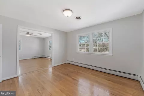 Living - 6161 Hardy Dr, Mclean, VA 22101 photo 14 of 17
