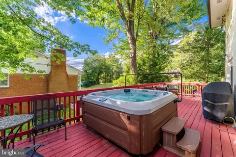 Exterior - 6161 Hardy Dr, Mclean, VA 22101 photo 10 of 11
