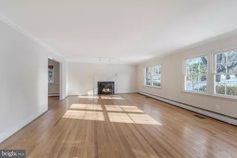 Living - 6161 Hardy Dr, Mclean, VA 22101 photo 3 of 17