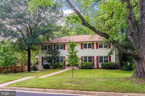 Exterior - 6161 Hardy Dr, Mclean, VA 22101 photo 3 of 11
