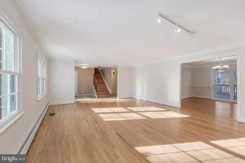 Living - 6161 Hardy Dr, Mclean, VA 22101 photo 5 of 17