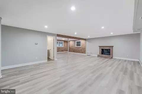Living - 6161 Hardy Dr, Mclean, VA 22101 photo 16 of 17