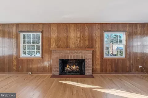 Living - 6161 Hardy Dr, Mclean, VA 22101 photo 9 of 17