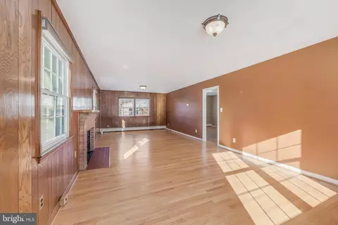 Living - 6161 Hardy Dr, Mclean, VA 22101 photo 10 of 17