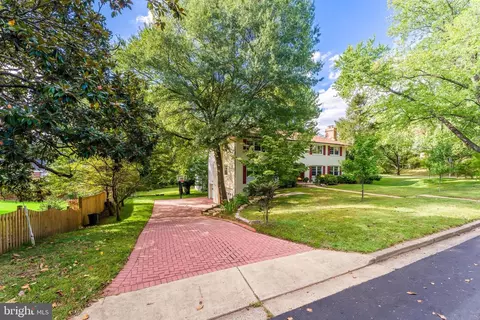 Exterior - 6161 Hardy Dr, Mclean, VA 22101 photo 4 of 11