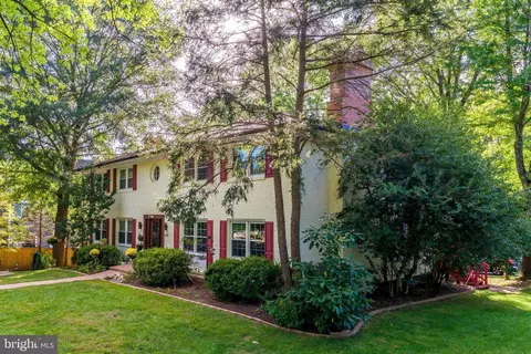 Exterior - 6161 Hardy Dr, Mclean, VA 22101 photo 8 of 11