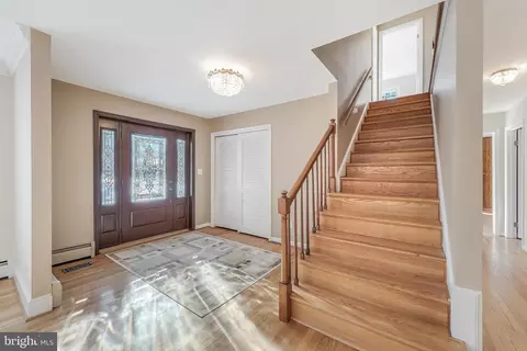 Entry Way - 6161 Hardy Dr, Mclean, VA 22101 photo 2 of 6