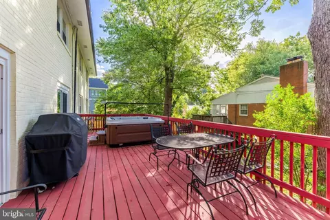 Exterior - 6161 Hardy Dr, Mclean, VA 22101 photo 9 of 11