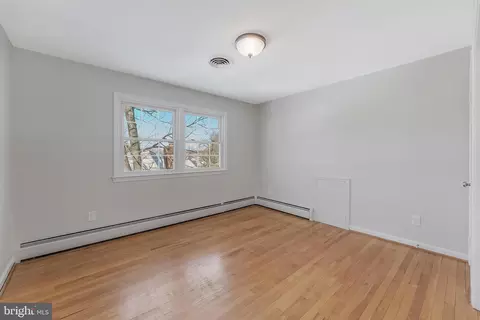 Bedroom - 6161 Hardy Dr, Mclean, VA 22101 photo 6 of 13