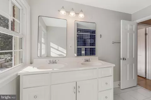 Bath - 6161 Hardy Dr, Mclean, VA 22101 photo 4 of 8