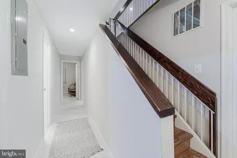 Entry Way - 2002 Golf Course Dr, Reston, VA 20191 photo 9 of 9
