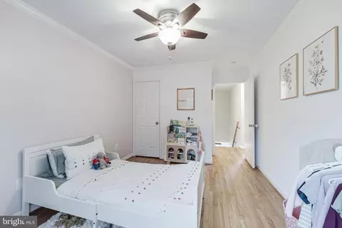 Bedroom - 2002 Golf Course Dr, Reston, VA 20191 photo 2 of 11