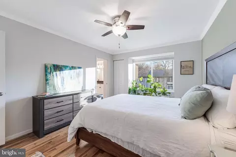Bedroom - 2002 Golf Course Dr, Reston, VA 20191 photo 7 of 11
