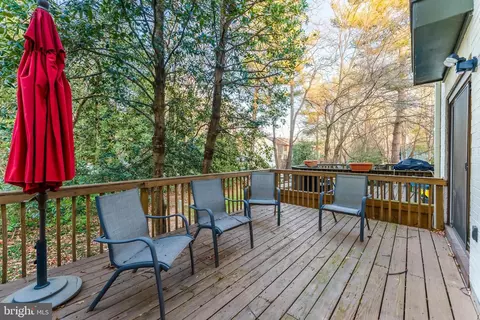 Exterior - 2002 Golf Course Dr, Reston, VA 20191 photo 2 of 6