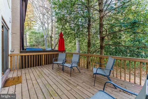 Exterior - 2002 Golf Course Dr, Reston, VA 20191 photo 3 of 6