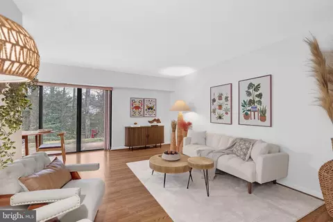 11637 Stoneview Sq #2B, Reston, VA 20191