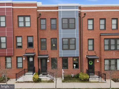 9193 Central Green St, Lorton, VA 22079